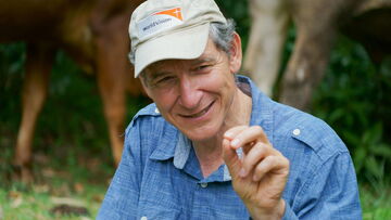 Tony Renaudo erklärt seine FMNR-Methode in Äthiopien. © World Vision
